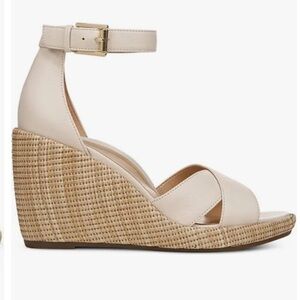 Vionic Marina Espadrille Wedge Sandals size 9.5 New with tags